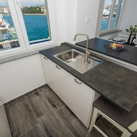 Pleasure Sea View Apartman